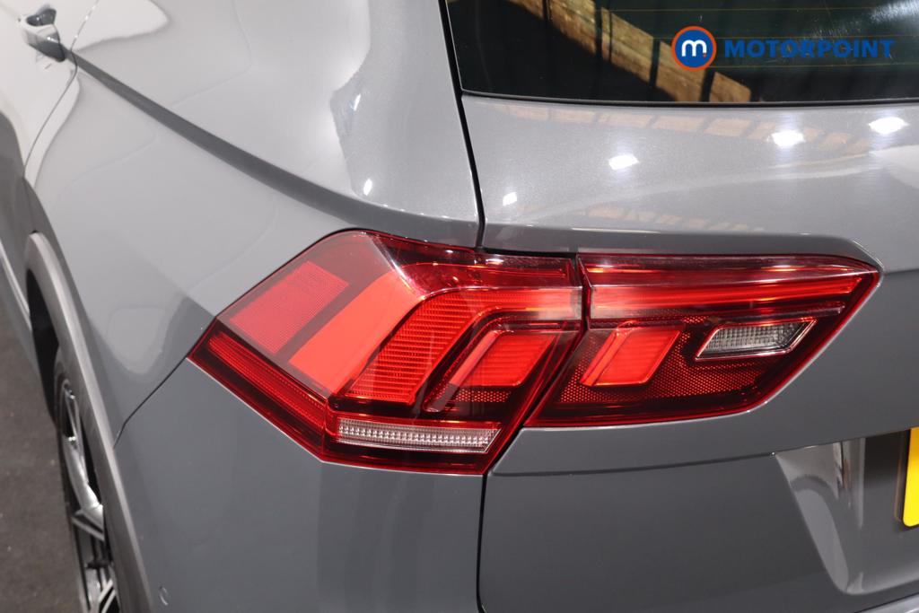 Volkswagen Tiguan R-Line Automatic Petrol SUV - Stock Number (1650405) - 17th supplementary image