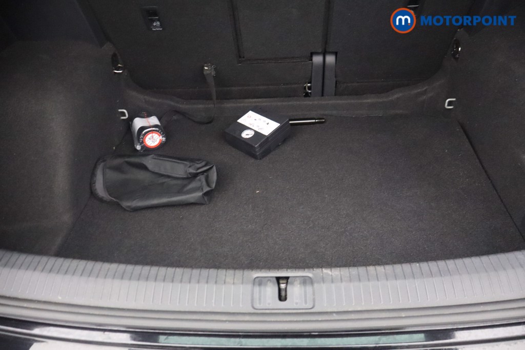 Volkswagen Tiguan R-Line Automatic Petrol SUV - Stock Number (1650407) - 5th supplementary image