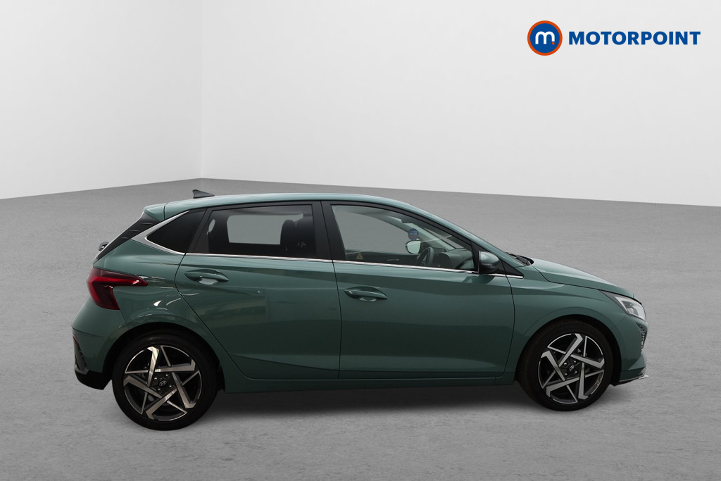 Hyundai I20 Premium Automatic Petrol Hatchback - Stock Number (1650786) - Drivers side front corner