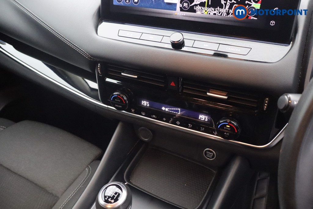 Nissan Qashqai N-Connecta Manual Petrol SUV - Stock Number (1651269) - 6th supplementary image