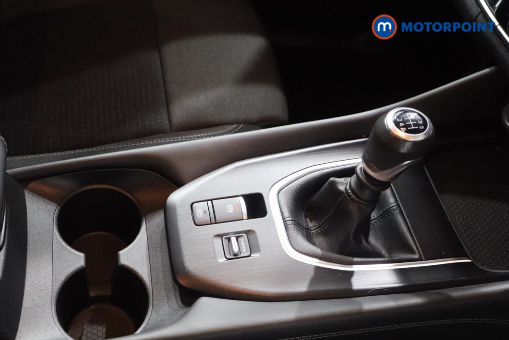 Nissan Qashqai N-Connecta Manual Petrol SUV - Stock Number (1651281) - 8th supplementary image