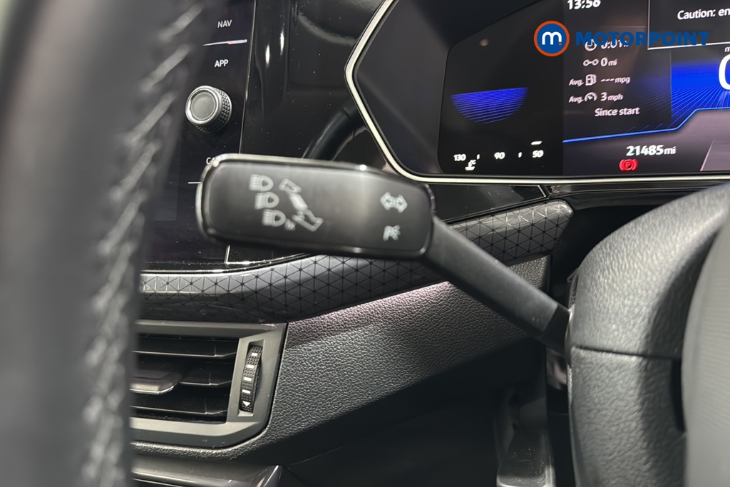 Volkswagen T-Cross SEL Manual Petrol SUV - Stock Number (1651635) - 5th supplementary image