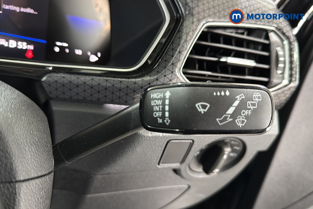 Volkswagen T-Cross SEL Manual Petrol SUV - Stock Number (1651635) - 6th supplementary image