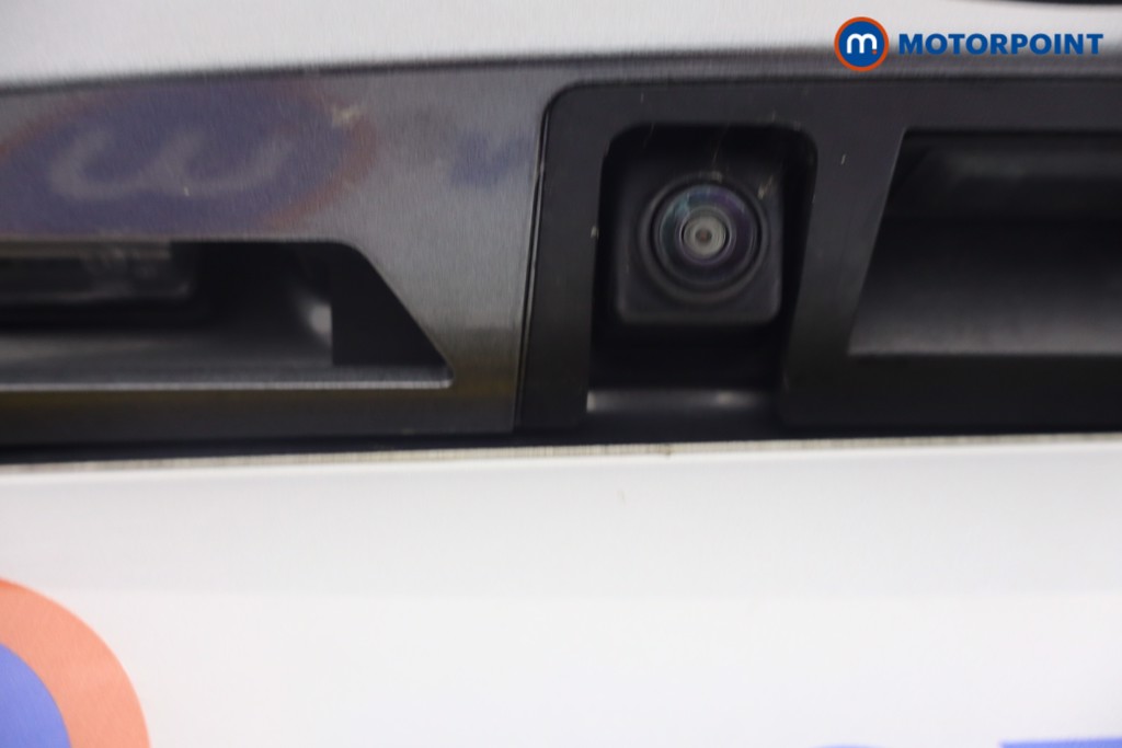 Nissan Juke N-Connecta Automatic Petrol-Electric Hybrid SUV - Stock Number (1652219) - 5th supplementary image