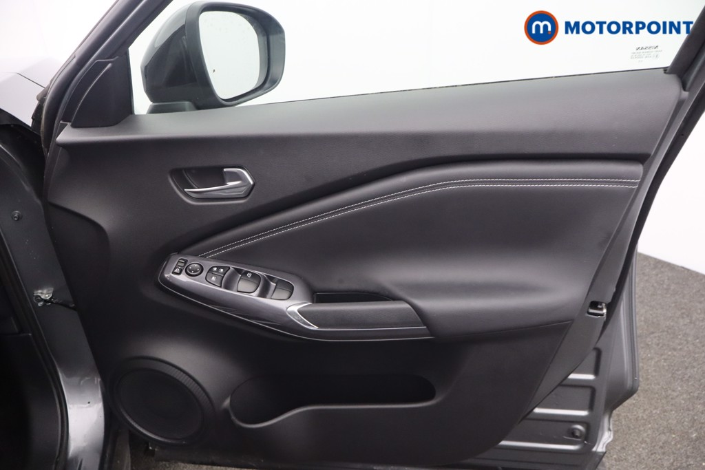 Nissan Juke N-Connecta Automatic Petrol-Electric Hybrid SUV - Stock Number (1652219) - 11th supplementary image