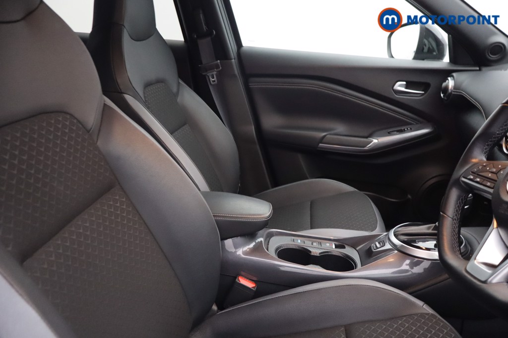 Nissan Juke N-Connecta Automatic Petrol-Electric Hybrid SUV - Stock Number (1652219) - 13th supplementary image
