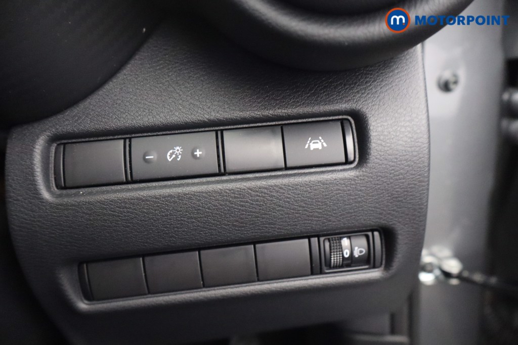 Nissan Juke N-Connecta Automatic Petrol-Electric Hybrid SUV - Stock Number (1652219) - 14th supplementary image
