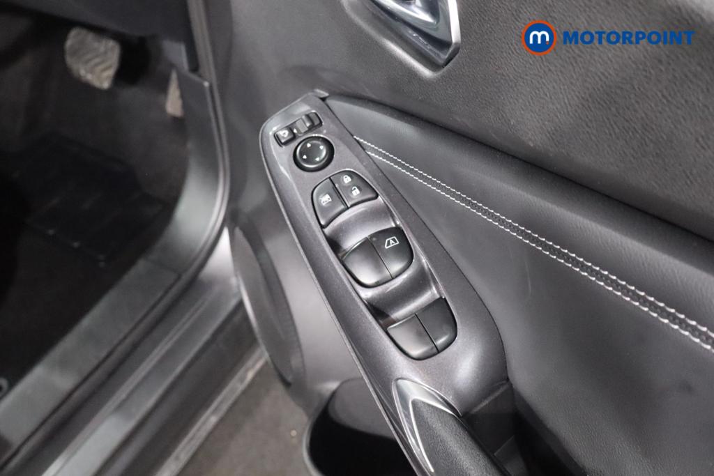 Nissan Juke N-Connecta Automatic Petrol SUV - Stock Number (1652382) - 11th supplementary image