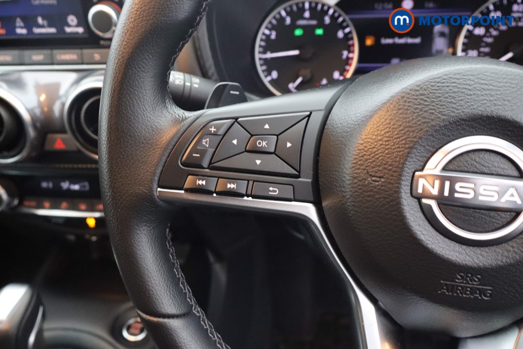 Nissan Juke N-Connecta Automatic Petrol SUV - Stock Number (1652384) - 4th supplementary image