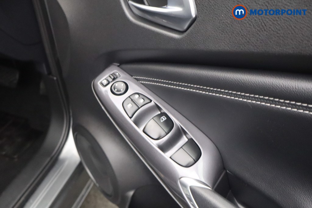 Nissan Juke N-Connecta Automatic Petrol SUV - Stock Number (1652384) - 10th supplementary image