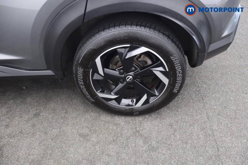 Nissan Juke N-Connecta Automatic Petrol SUV - Stock Number (1652384) - 21st supplementary image