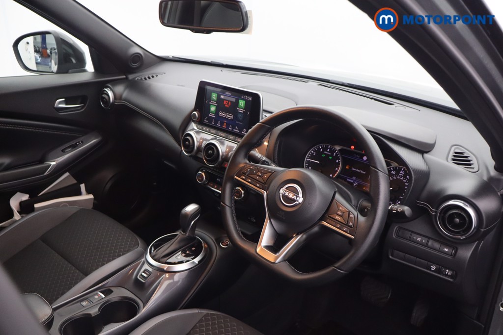 Nissan Juke N-Connecta Automatic Petrol SUV - Stock Number (1652384) - 1st supplementary image