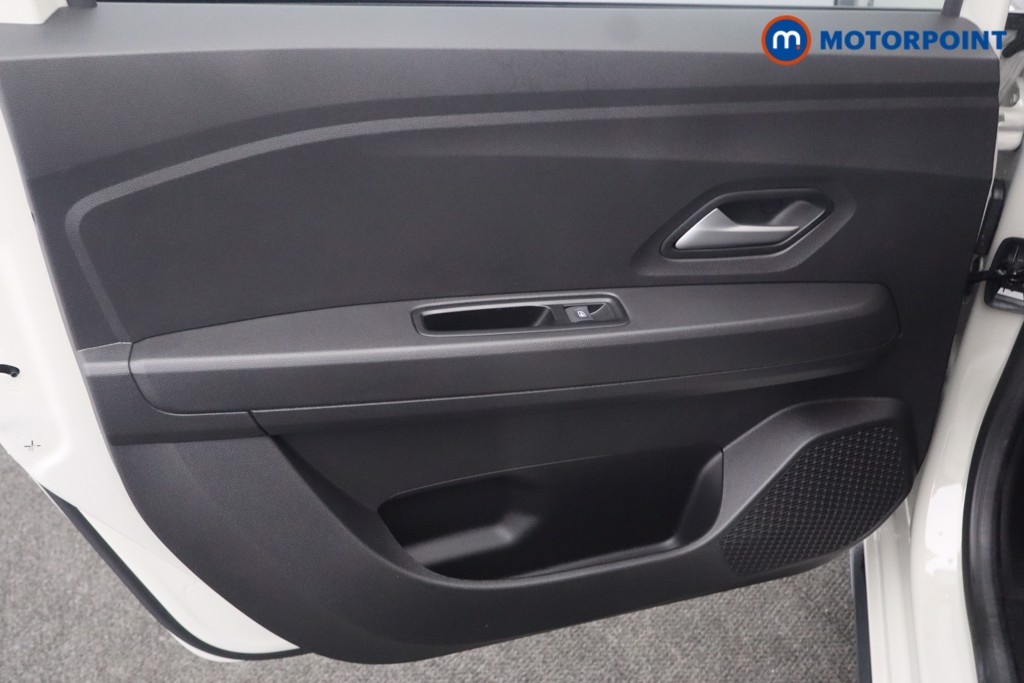Dacia Jogger Extreme Automatic Petrol-Electric Hybrid People Carrier - Stock Number (1653115) - 27th supplementary image