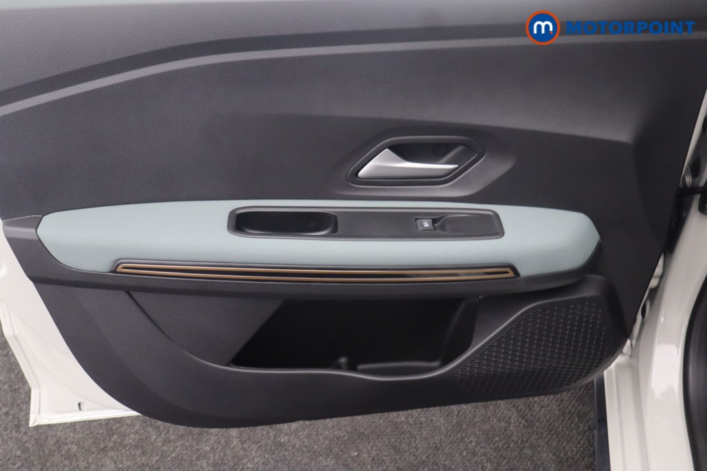 Dacia Jogger Extreme Automatic Petrol-Electric Hybrid People Carrier - Stock Number (1653115) - 28th supplementary image