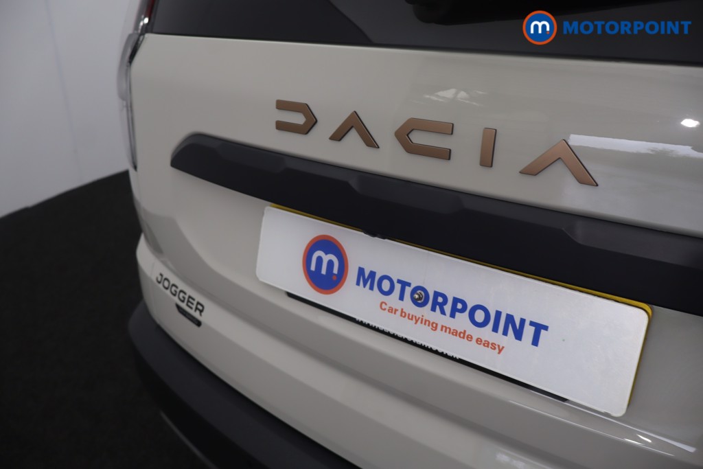 Dacia Jogger Extreme Automatic Petrol-Electric Hybrid People Carrier - Stock Number (1653115) - 39th supplementary image