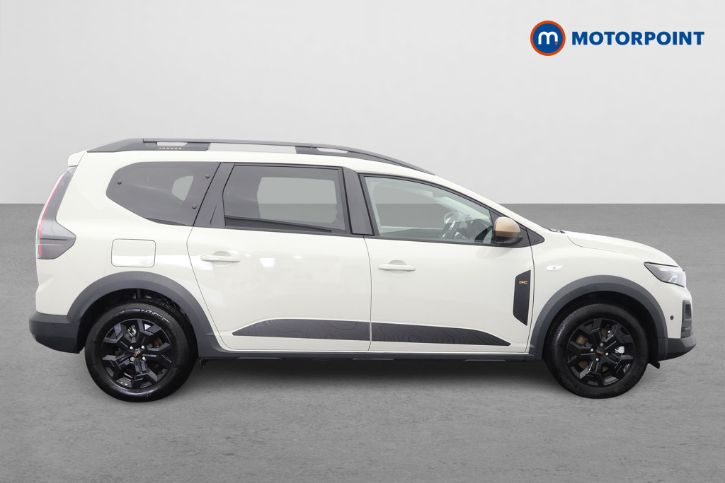 Dacia Jogger Extreme Automatic Petrol-Electric Hybrid People Carrier - Stock Number (1653115) - Drivers side