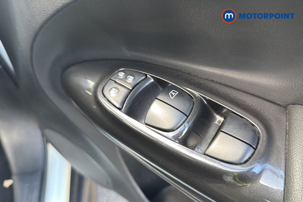 Nissan Juke Tekna Manual Diesel SUV - Stock Number (1633893) - 19th supplementary image