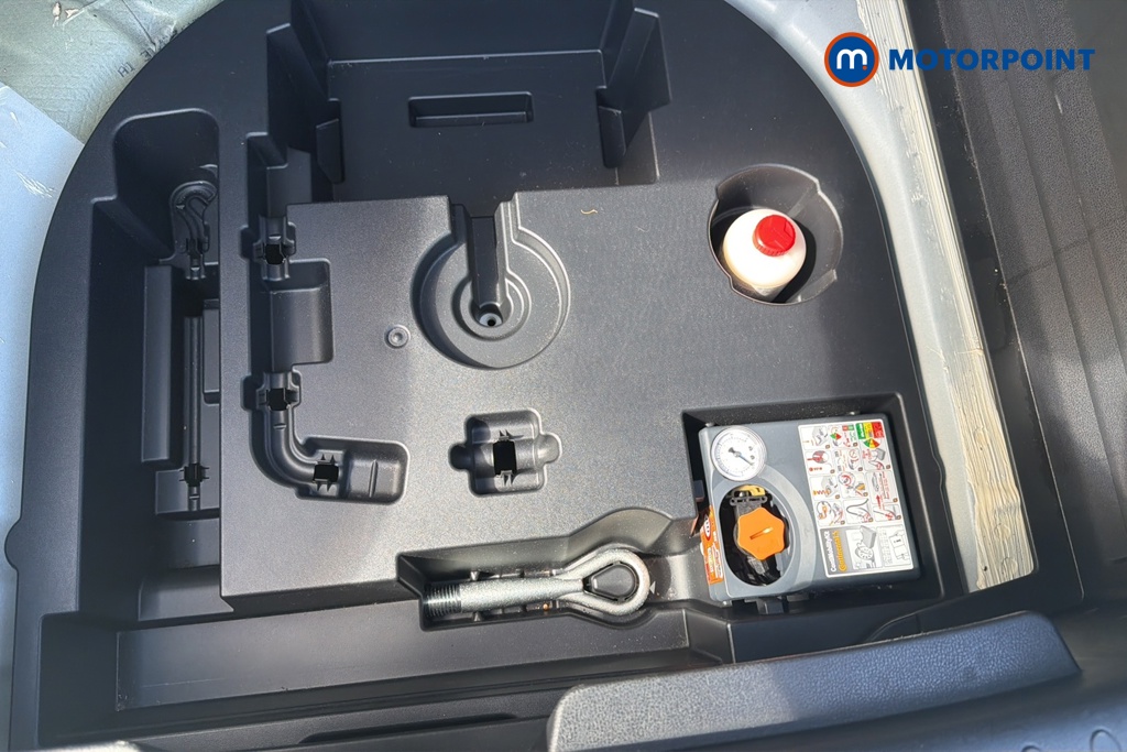 Nissan Juke Tekna Manual Diesel SUV - Stock Number (1633893) - 33rd supplementary image
