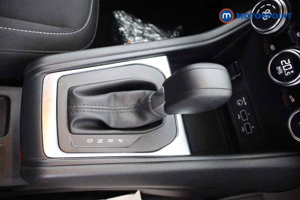 Renault Captur Iconic Automatic Petrol SUV - Stock Number (1642136) - 9th supplementary image