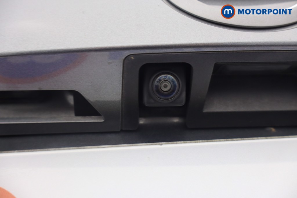Nissan Juke N-Connecta Manual Petrol SUV - Stock Number (1642328) - 4th supplementary image