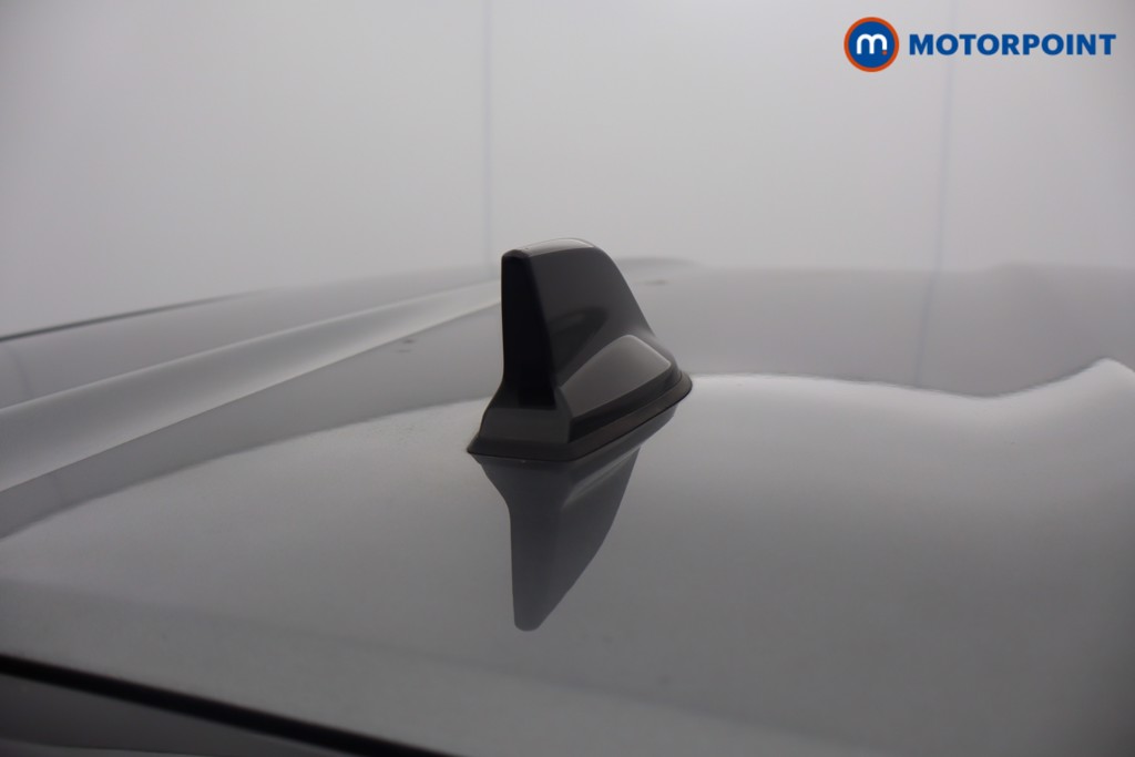 Nissan Juke N-Connecta Manual Petrol SUV - Stock Number (1642328) - 5th supplementary image