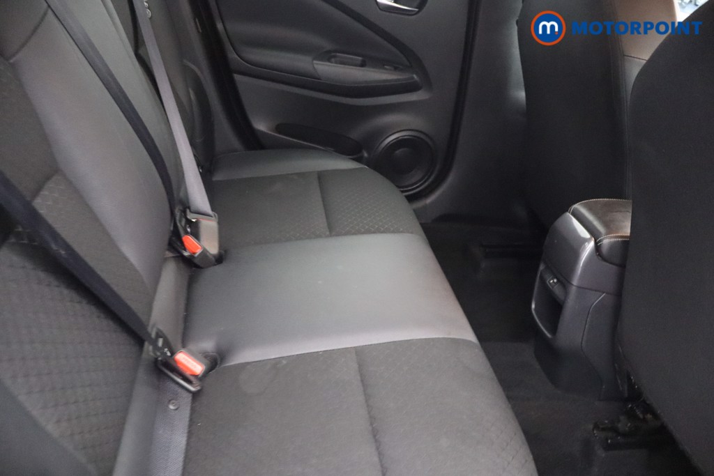 Nissan Juke N-Connecta Manual Petrol SUV - Stock Number (1642328) - 9th supplementary image