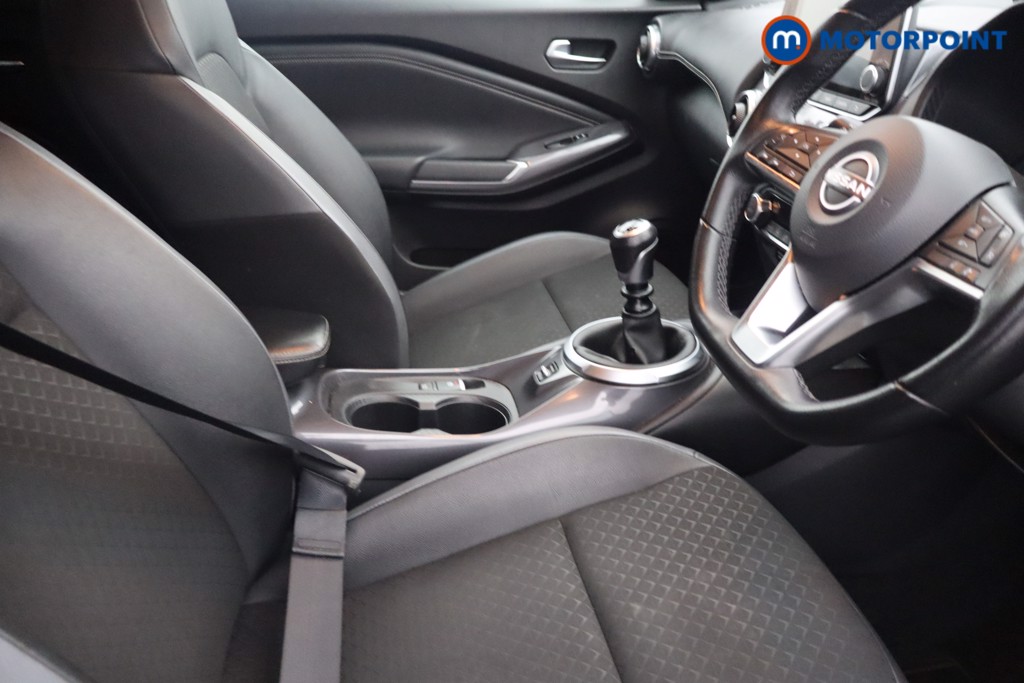 Nissan Juke N-Connecta Manual Petrol SUV - Stock Number (1642328) - 13th supplementary image