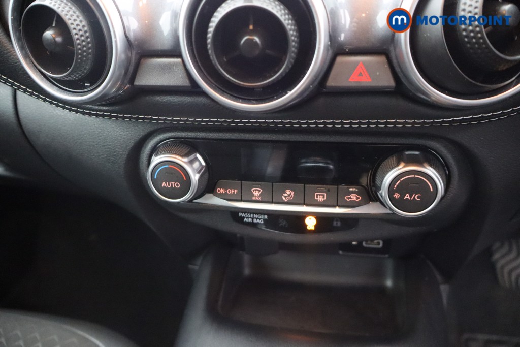 Nissan Juke N-Connecta Manual Petrol SUV - Stock Number (1642328) - 18th supplementary image