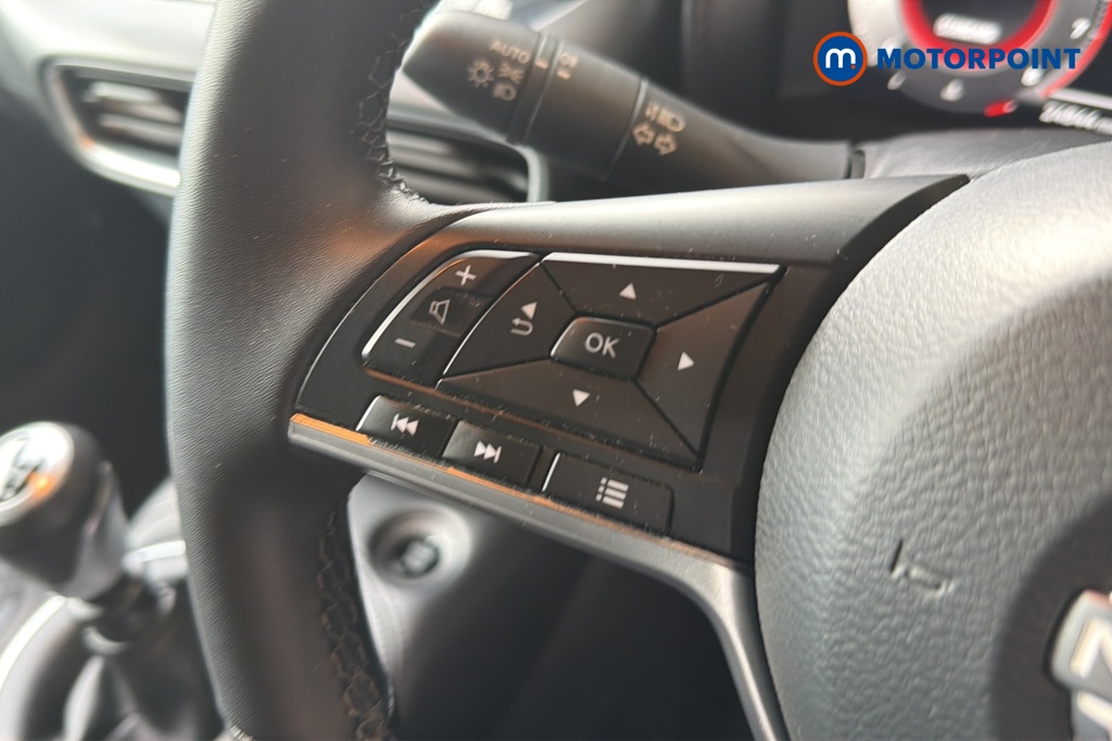 Nissan Juke N-Connecta Manual Petrol SUV - Stock Number (1642464) - 4th supplementary image
