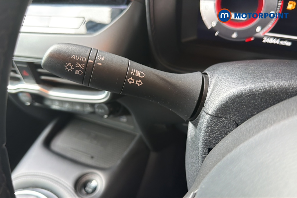 Nissan Juke N-Connecta Manual Petrol SUV - Stock Number (1642464) - 5th supplementary image