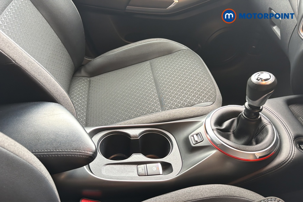 Nissan Juke N-Connecta Manual Petrol SUV - Stock Number (1642464) - 15th supplementary image