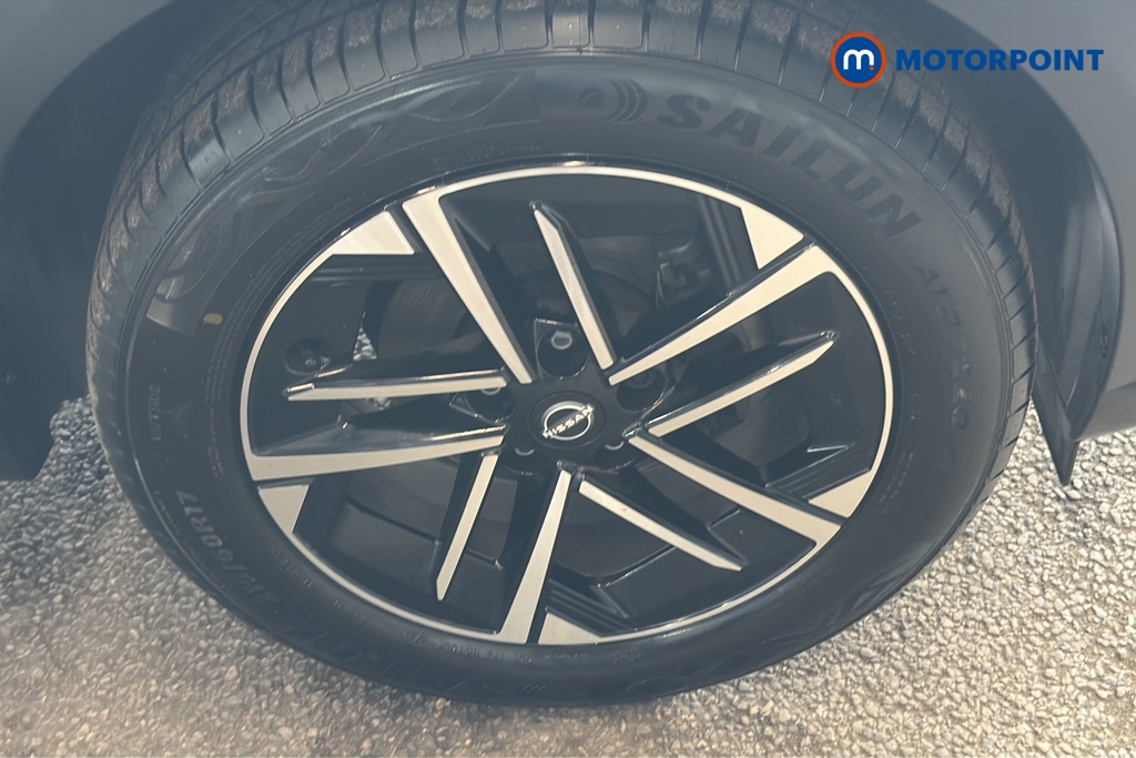 Nissan Juke N-Connecta Manual Petrol SUV - Stock Number (1642464) - 47th supplementary image