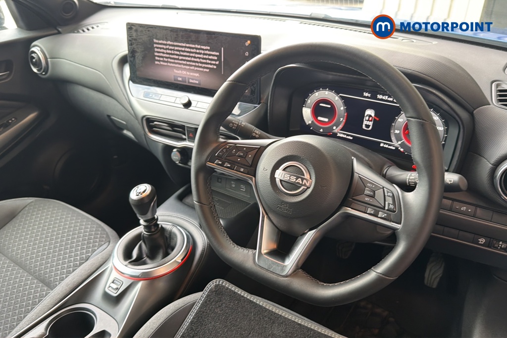 Nissan Juke N-Connecta Manual Petrol SUV - Stock Number (1642464) - 1st supplementary image