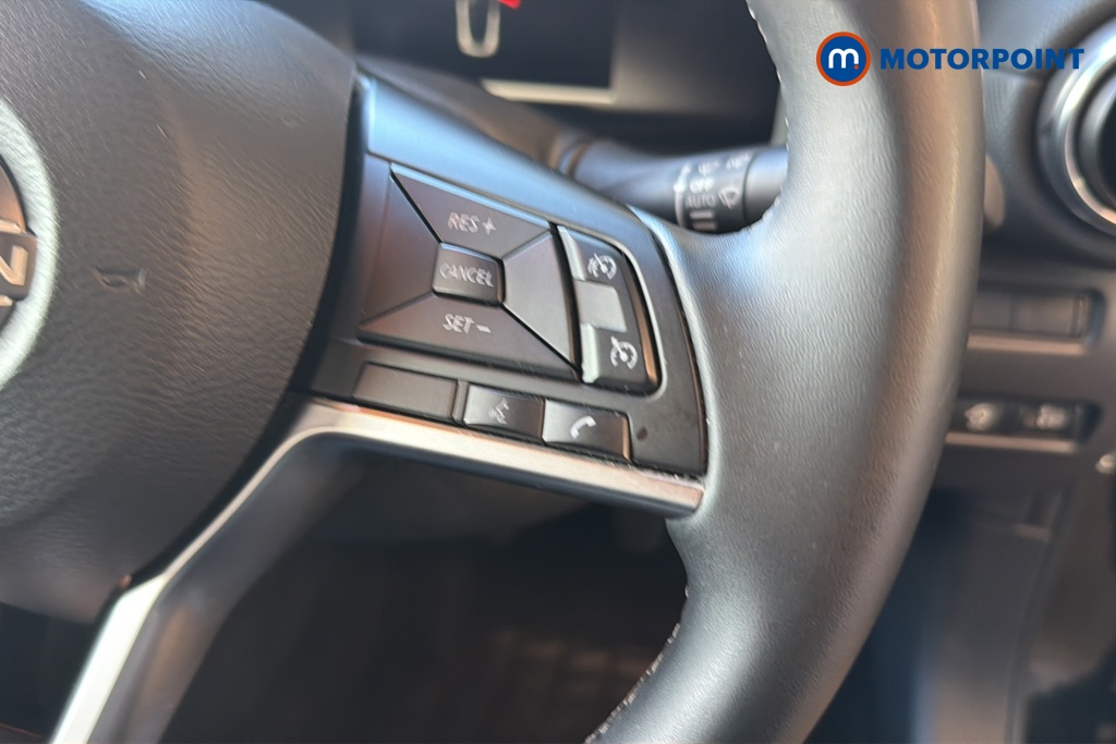Nissan Juke N-Connecta Manual Petrol SUV - Stock Number (1642469) - 3rd supplementary image