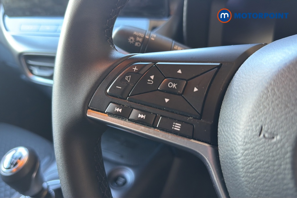 Nissan Juke N-Connecta Manual Petrol SUV - Stock Number (1642469) - 4th supplementary image