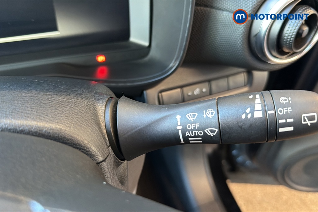 Nissan Juke N-Connecta Manual Petrol SUV - Stock Number (1642469) - 6th supplementary image