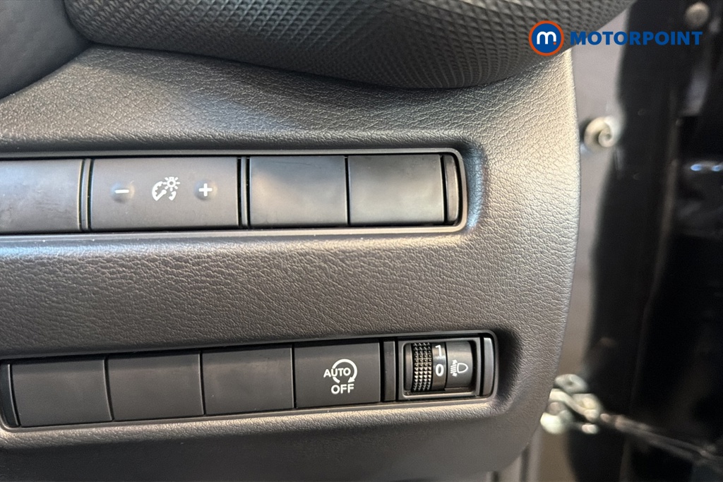 Nissan Juke N-Connecta Manual Petrol SUV - Stock Number (1642469) - 11th supplementary image