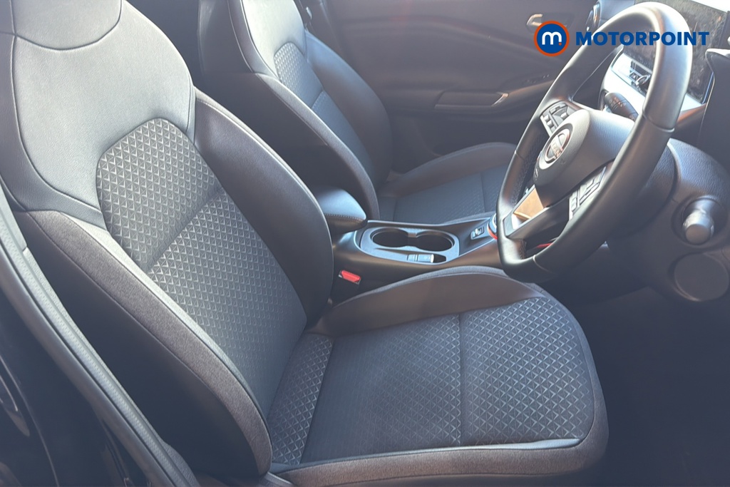 Nissan Juke N-Connecta Manual Petrol SUV - Stock Number (1642469) - 22nd supplementary image