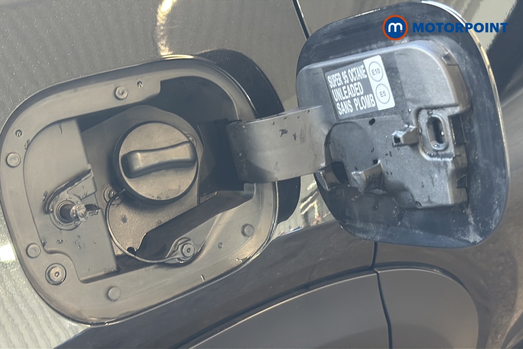 Nissan Juke N-Connecta Manual Petrol SUV - Stock Number (1642469) - 41st supplementary image