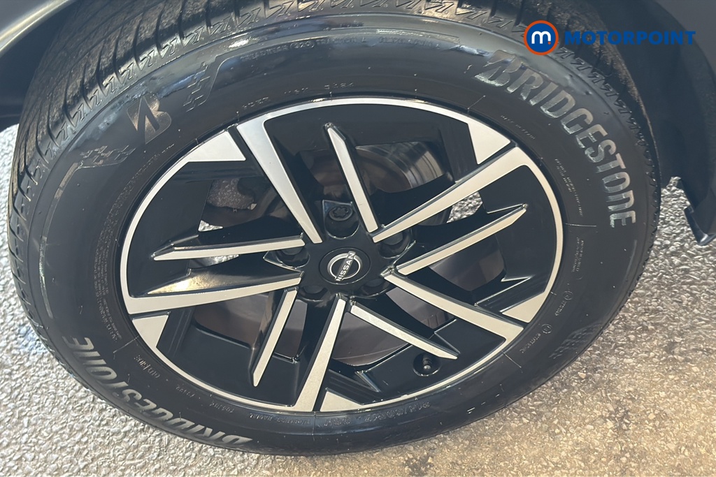 Nissan Juke N-Connecta Manual Petrol SUV - Stock Number (1642469) - 46th supplementary image
