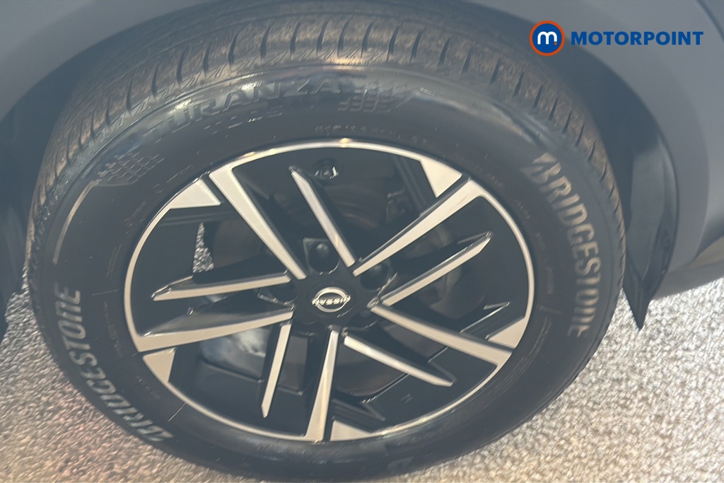Nissan Juke N-Connecta Manual Petrol SUV - Stock Number (1642469) - 47th supplementary image
