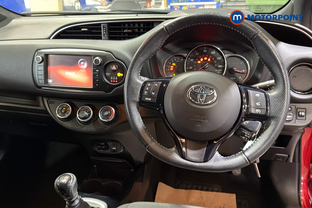 Toyota Yaris Design Manual Petrol Hatchback - Stock Number (1642999) - 2nd supplementary image