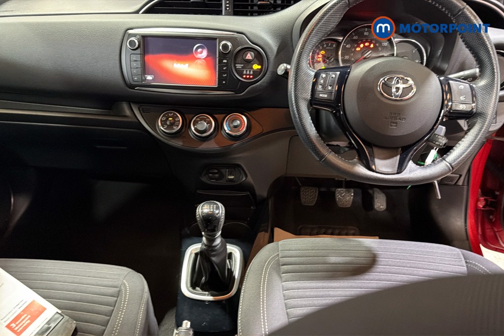 Toyota Yaris Design Manual Petrol Hatchback - Stock Number (1642999) - 1st supplementary image