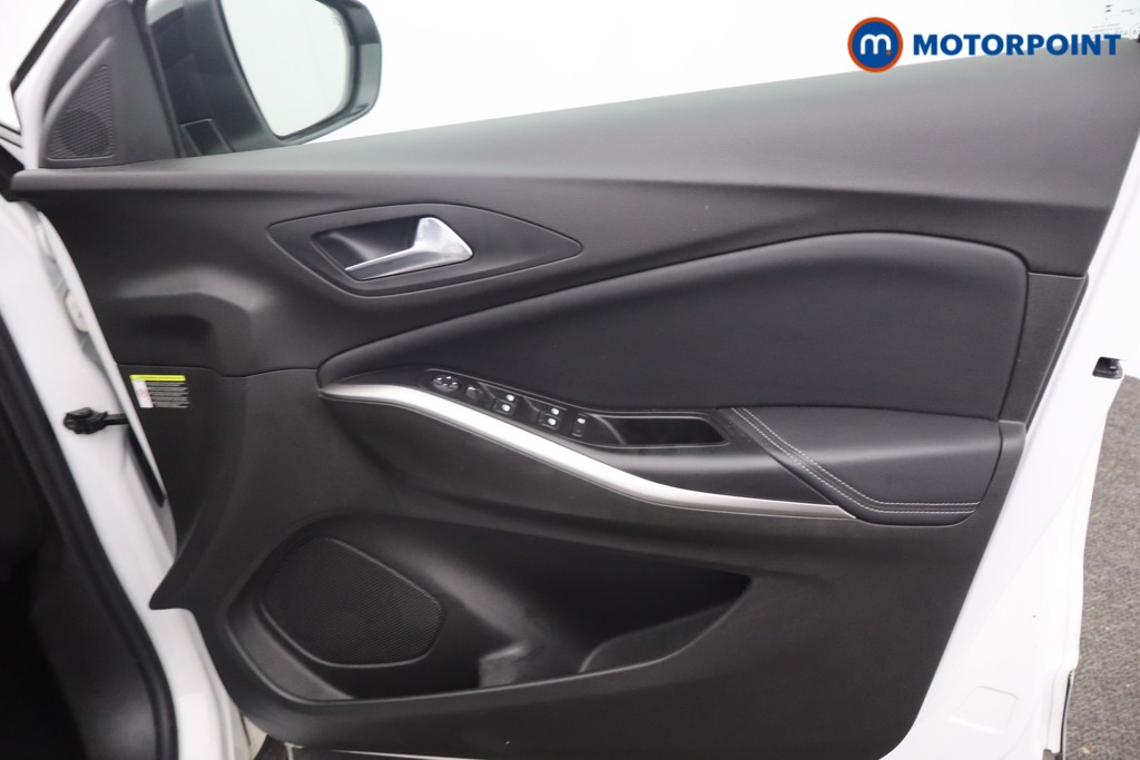 Vauxhall Grandland Ultimate Manual Petrol SUV - Stock Number (1643031) - 10th supplementary image