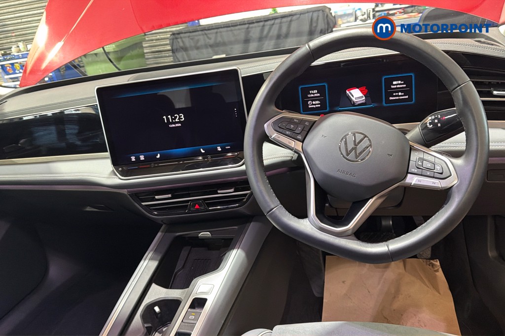 Volkswagen Passat Life Automatic Petrol Plug-In Hybrid Estate - Stock Number (1643775) - 2nd supplementary image