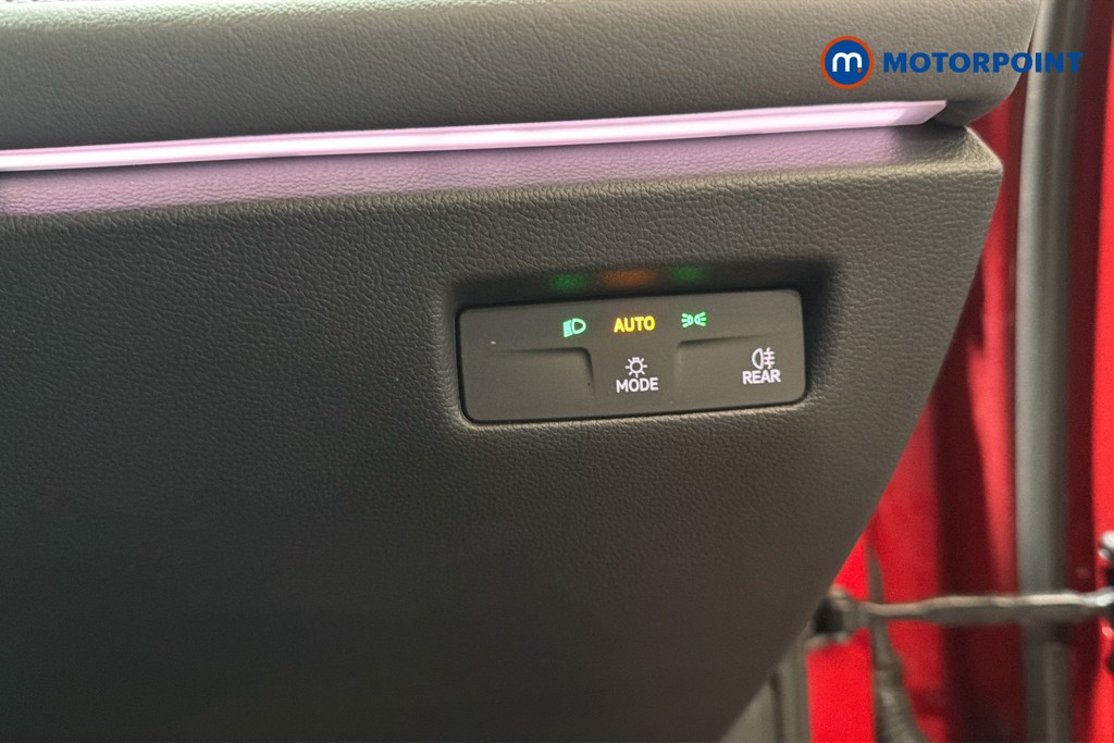 Volkswagen Passat Life Automatic Petrol Plug-In Hybrid Estate - Stock Number (1643775) - 18th supplementary image