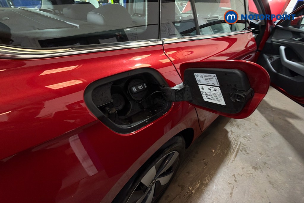 Volkswagen Passat Life Automatic Petrol Plug-In Hybrid Estate - Stock Number (1643775) - 41st supplementary image