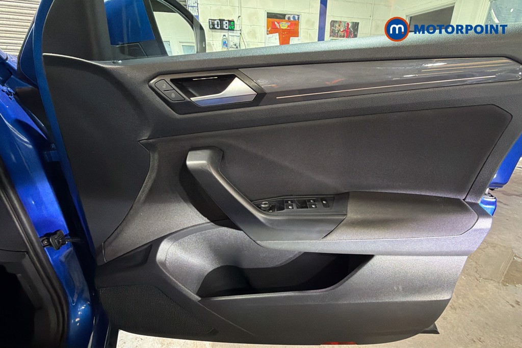 Volkswagen T-Roc SEL Automatic Petrol SUV - Stock Number (1645123) - 19th supplementary image