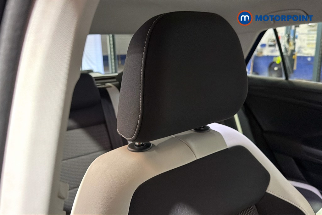 Volkswagen T-Roc SEL Automatic Petrol SUV - Stock Number (1645123) - 23rd supplementary image