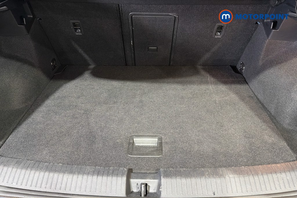 Volkswagen T-Roc SEL Automatic Petrol SUV - Stock Number (1645123) - 33rd supplementary image